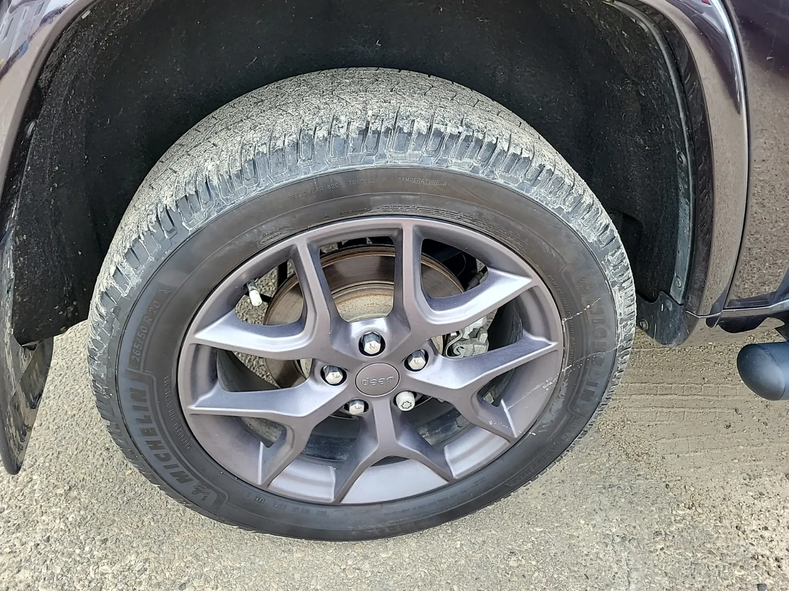 Right Rear Wheel/Tire Photo