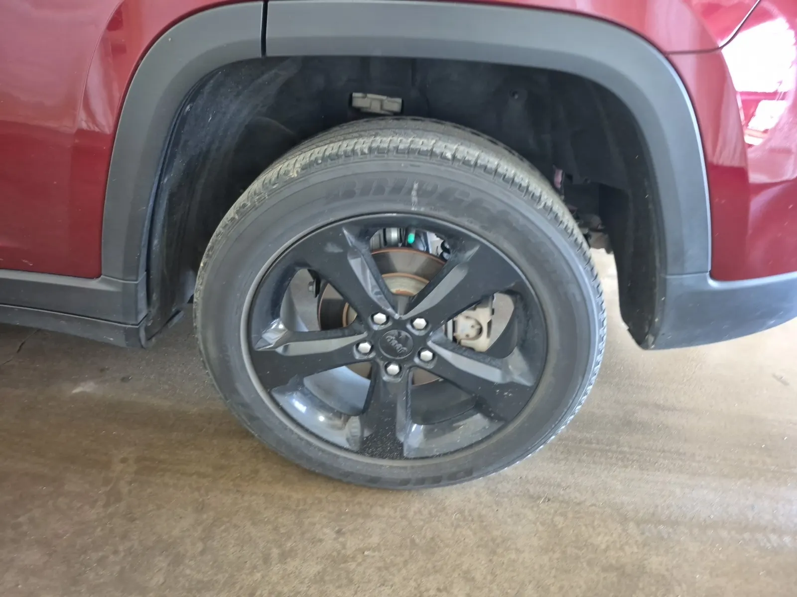 Left Rear Wheel/Tire Photo