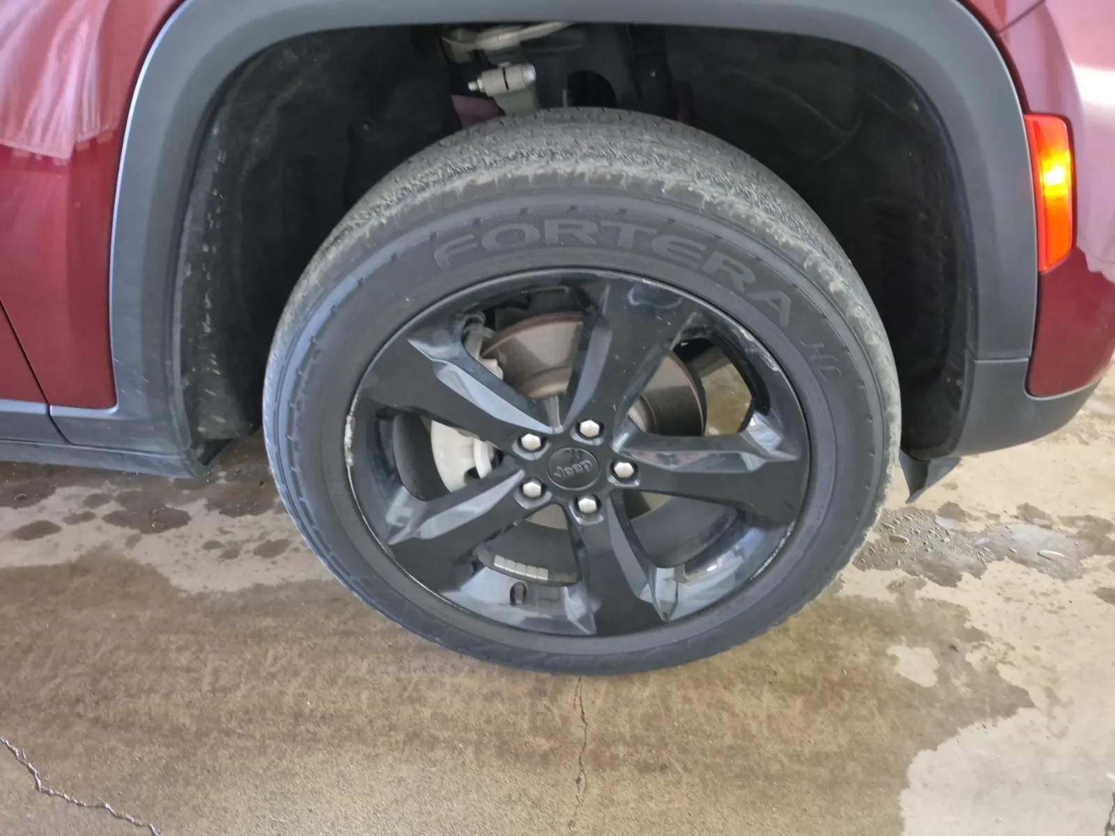 Right Front Wheel/Tire Photo