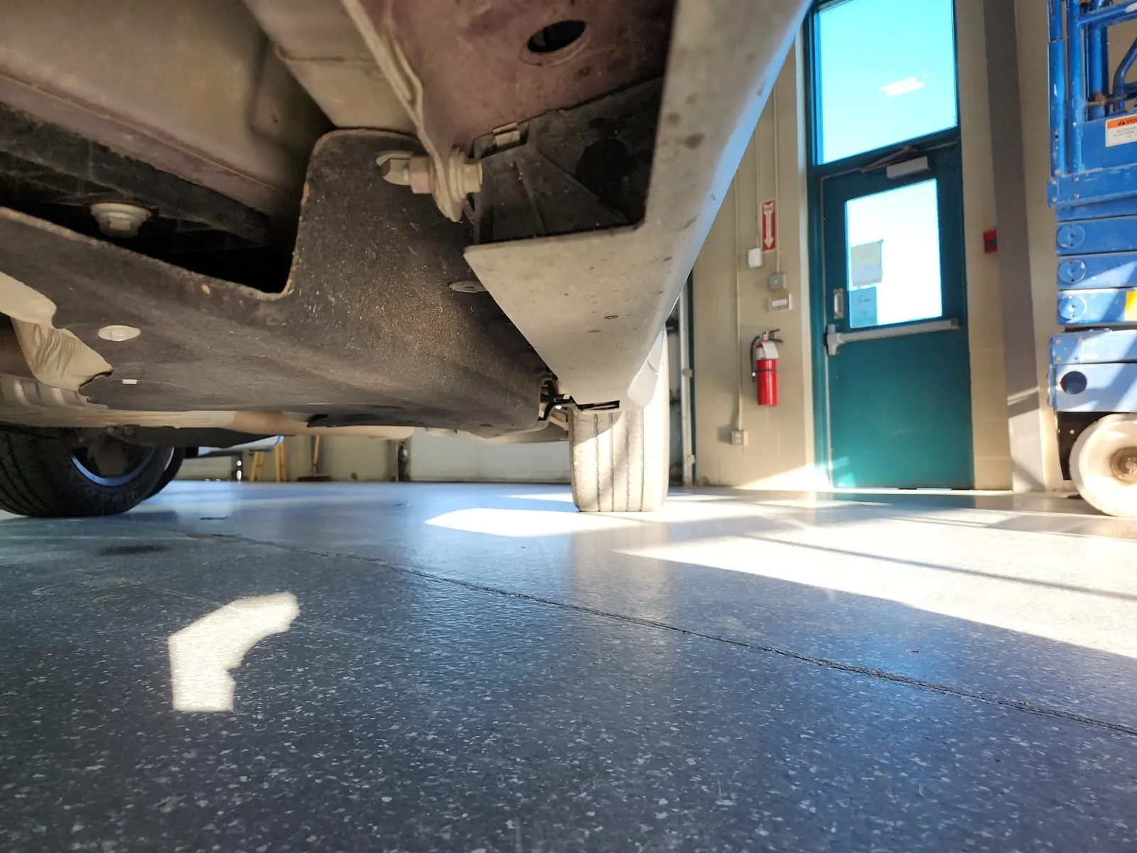 Undercarriage - Driver Photo