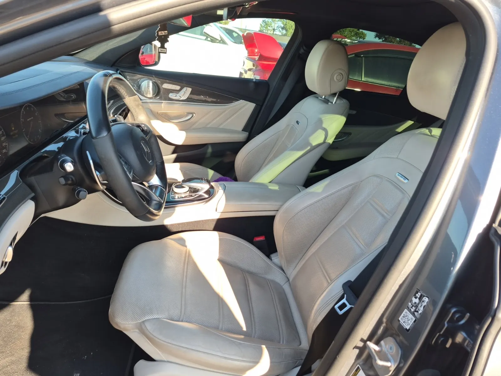 Front Interior Photo