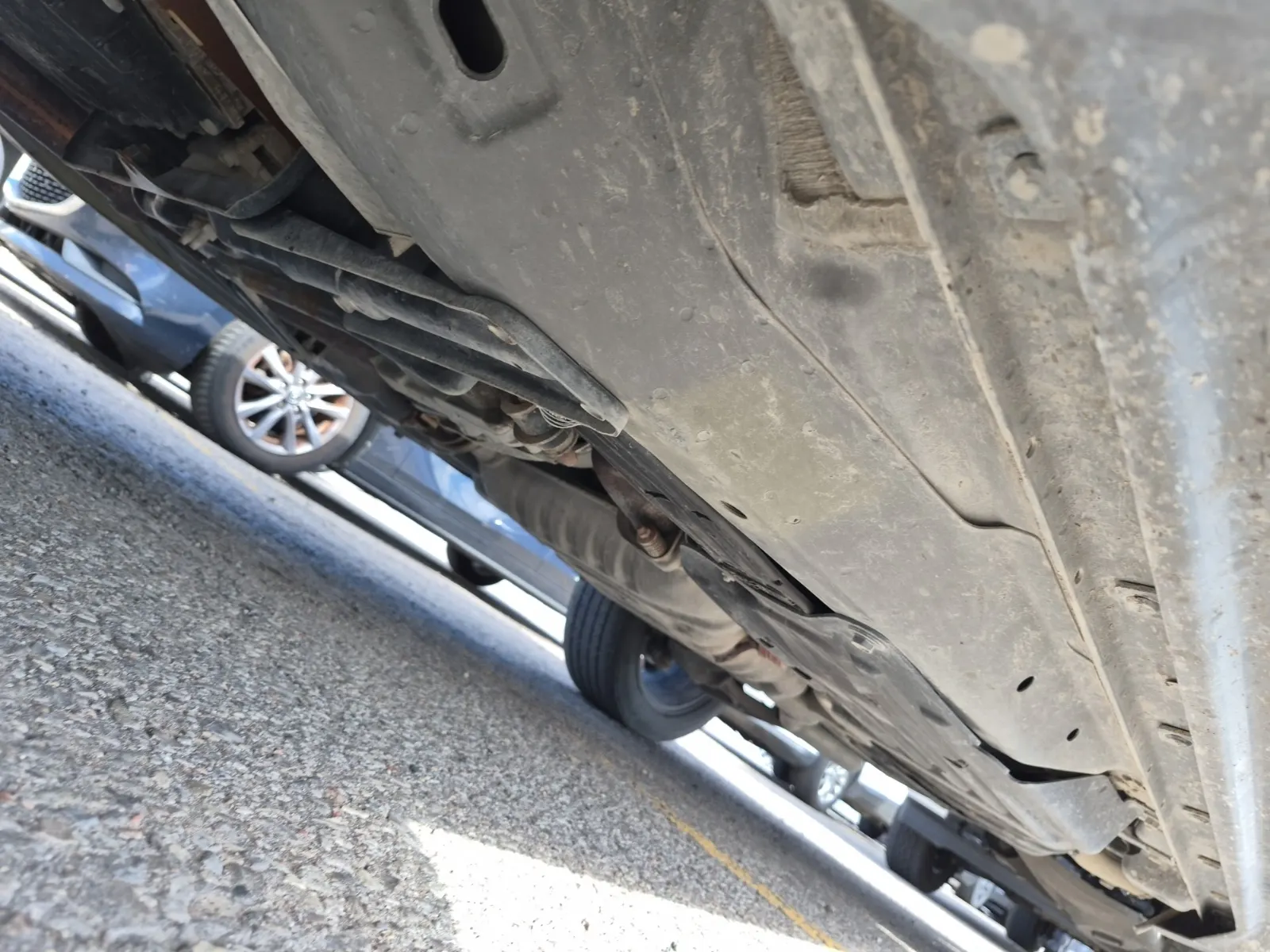 Undercarriage - Driver Photo