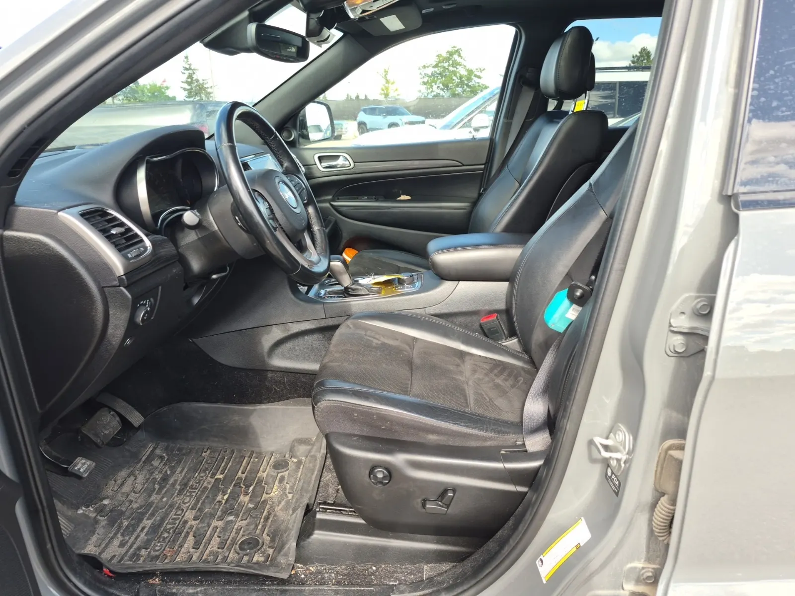 Front Interior Photo