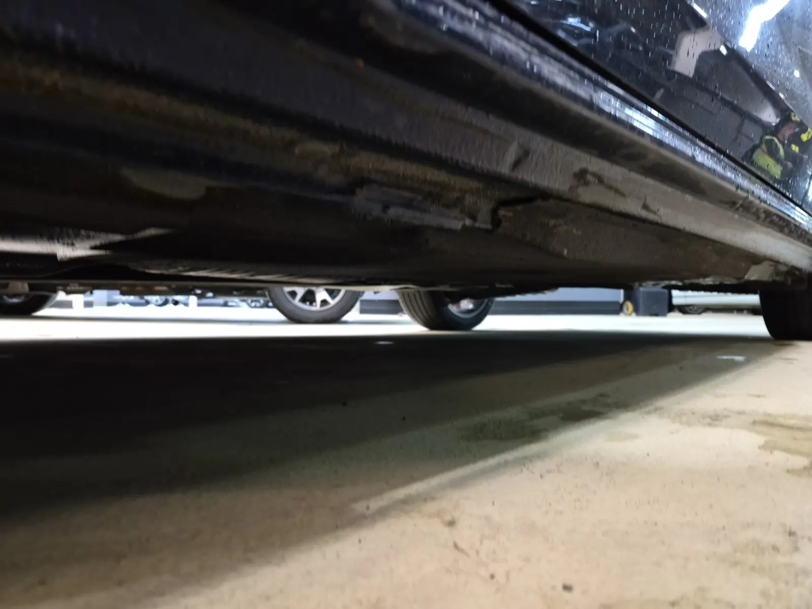Undercarriage - Driver Photo