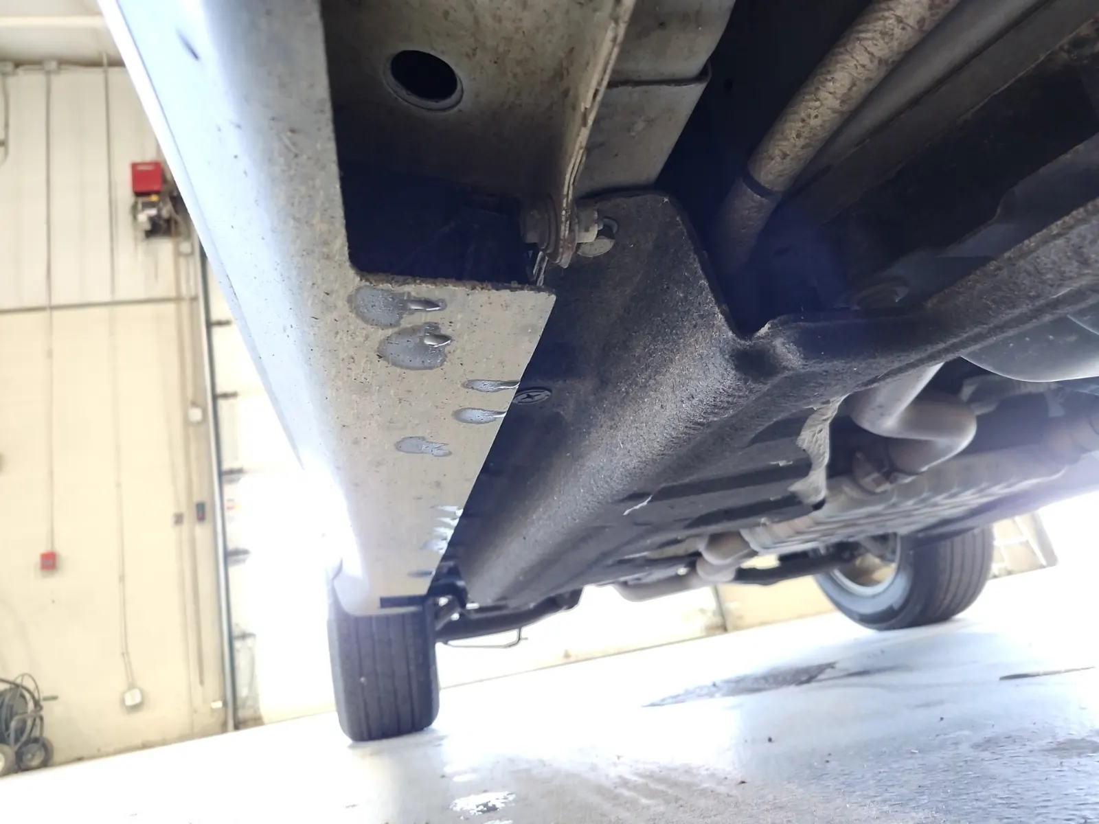 Undercarriage - Passenger Photo