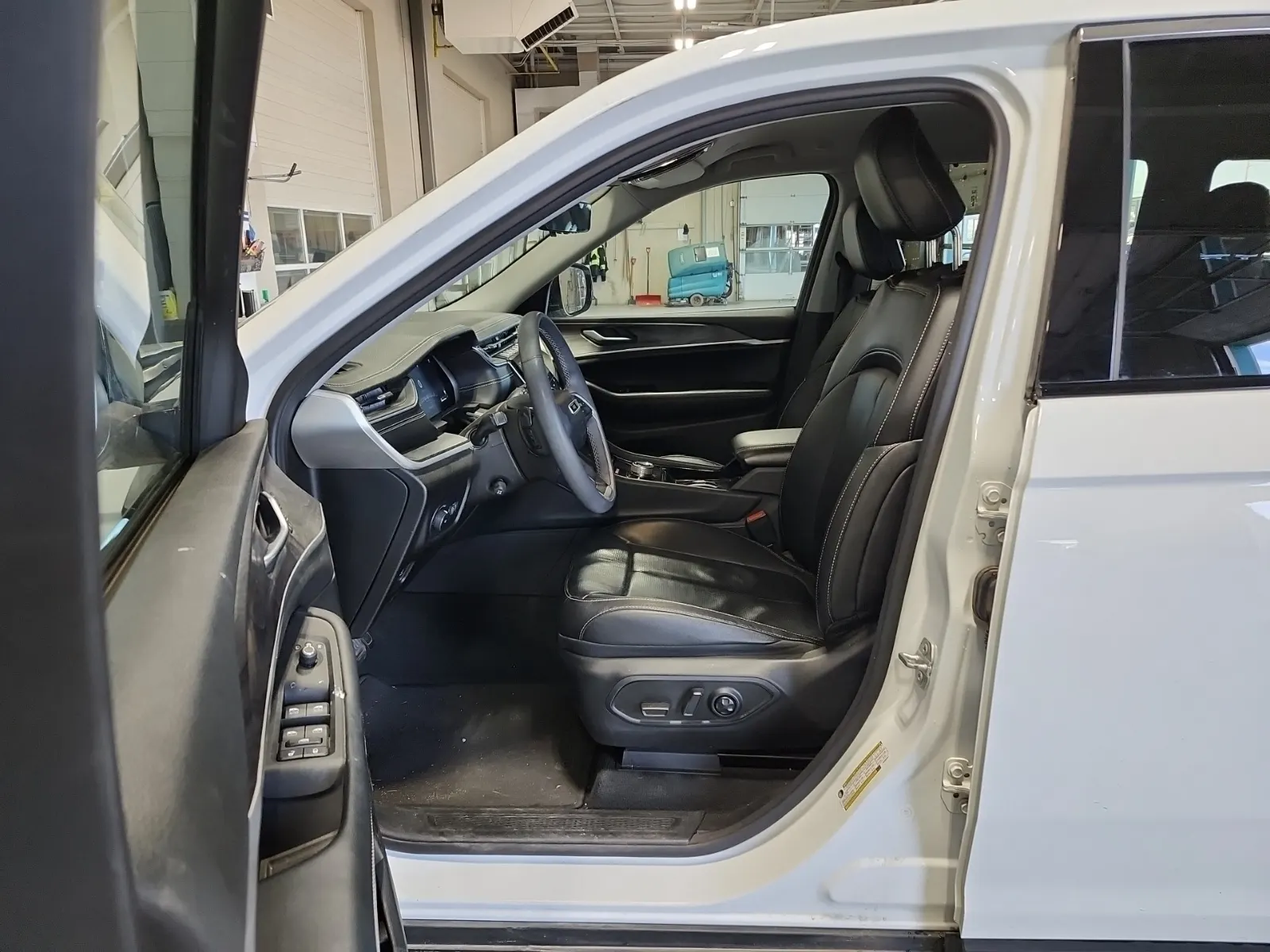 Front Interior Photo