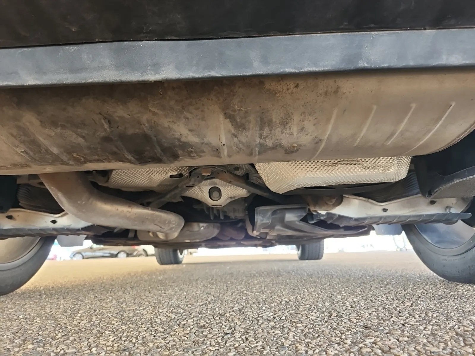 Undercarriage - Rear Photo