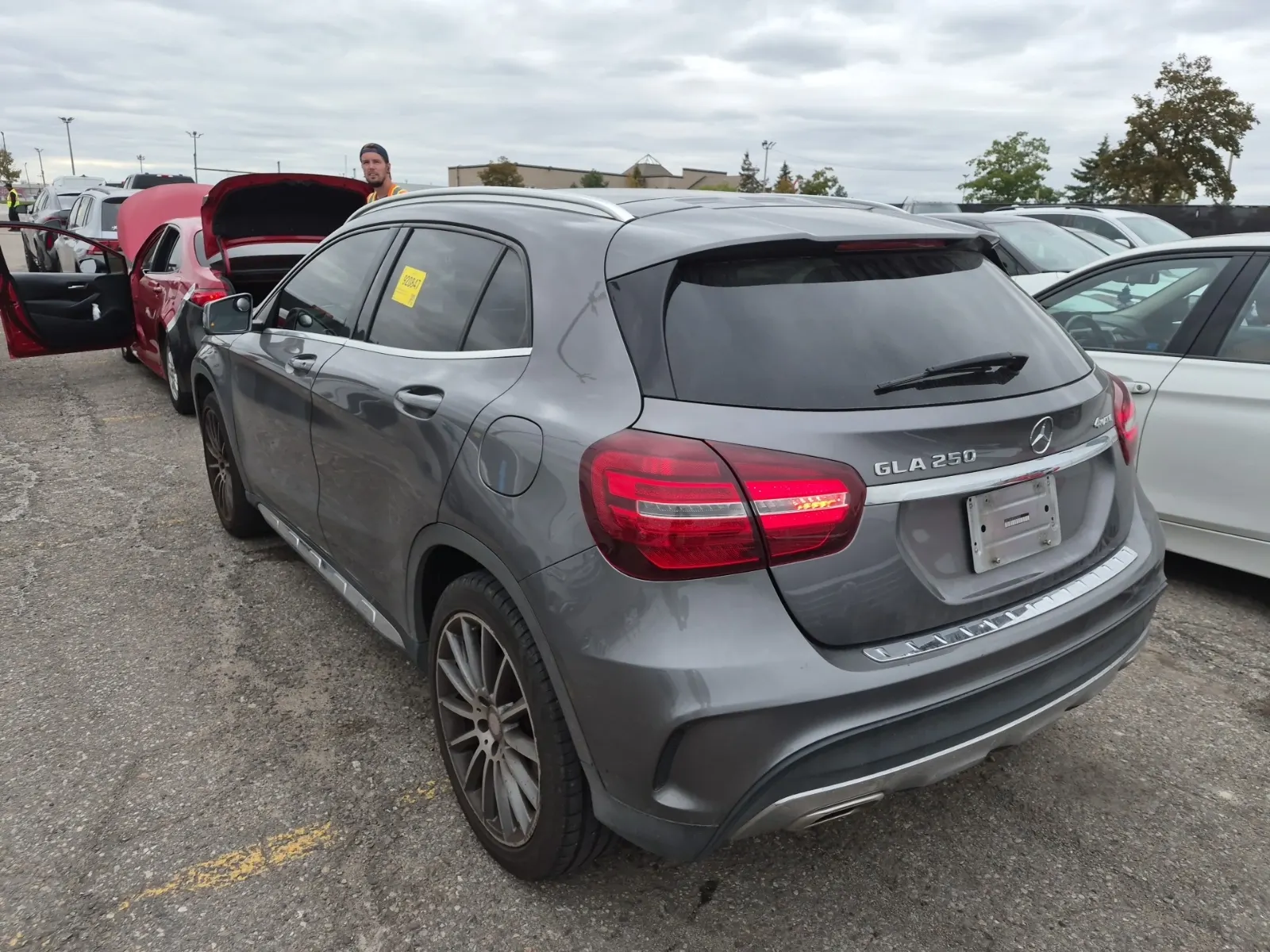 Driver Rear 3/4 Photo