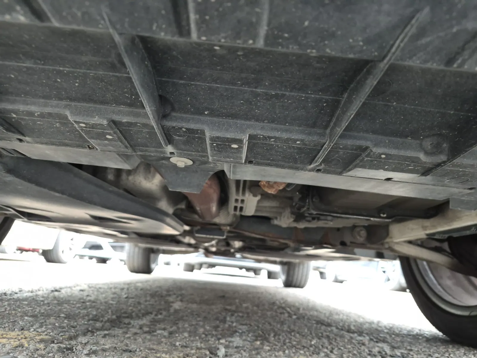 Undercarriage - Front Photo