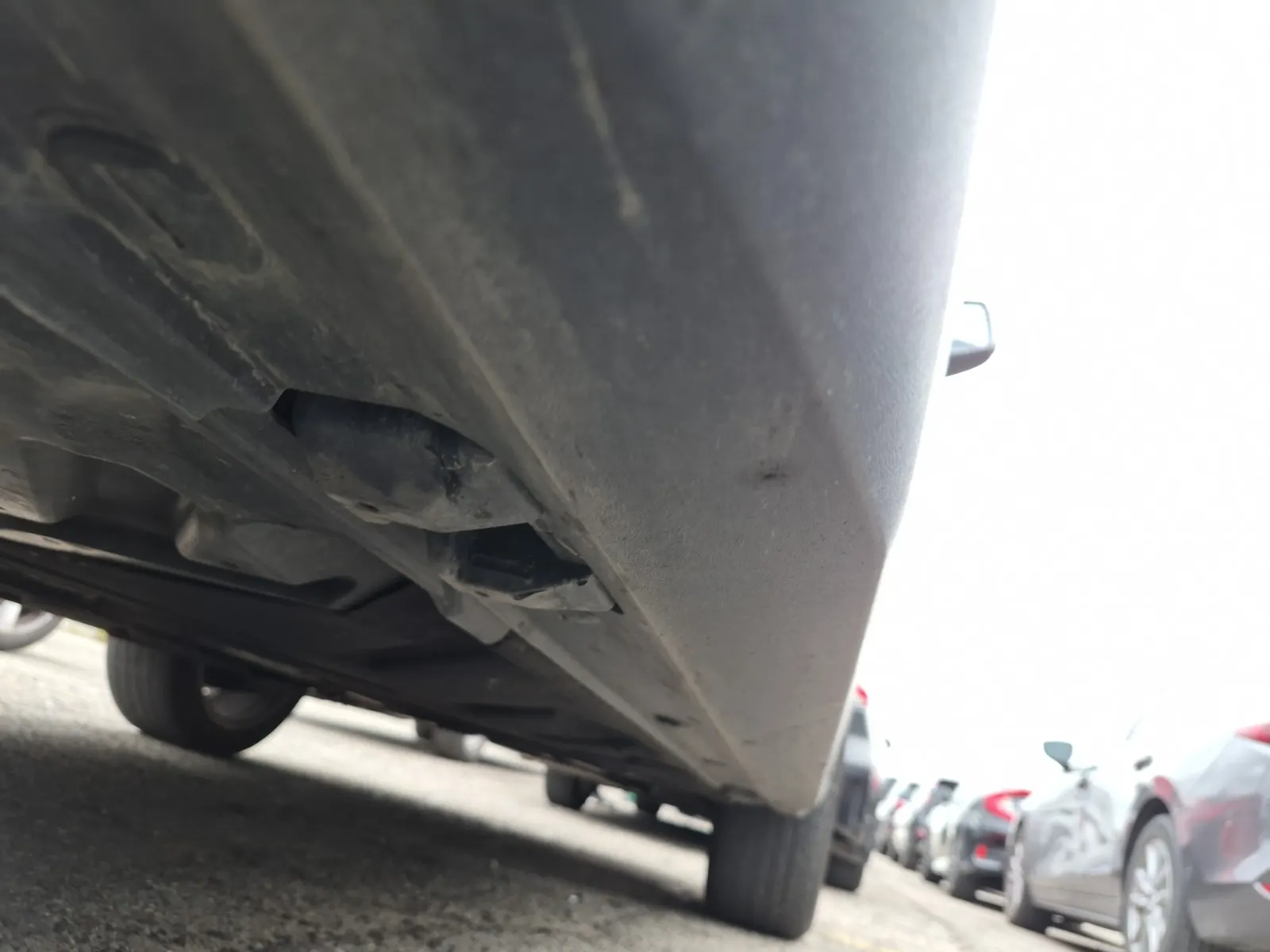 Undercarriage - Passenger Photo
