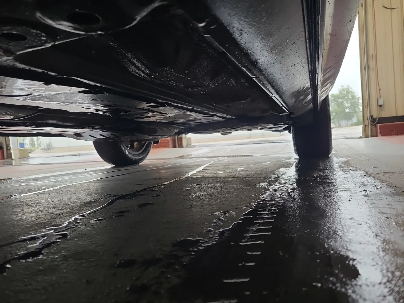 Undercarriage - Driver Photo