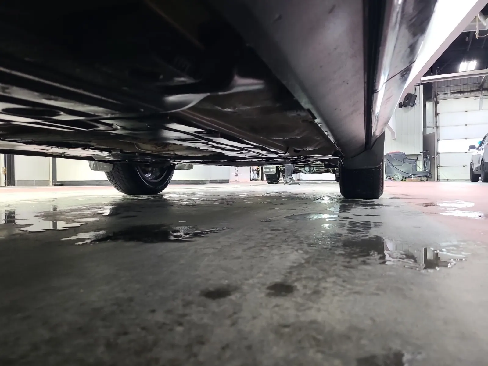 Undercarriage - Passenger Photo