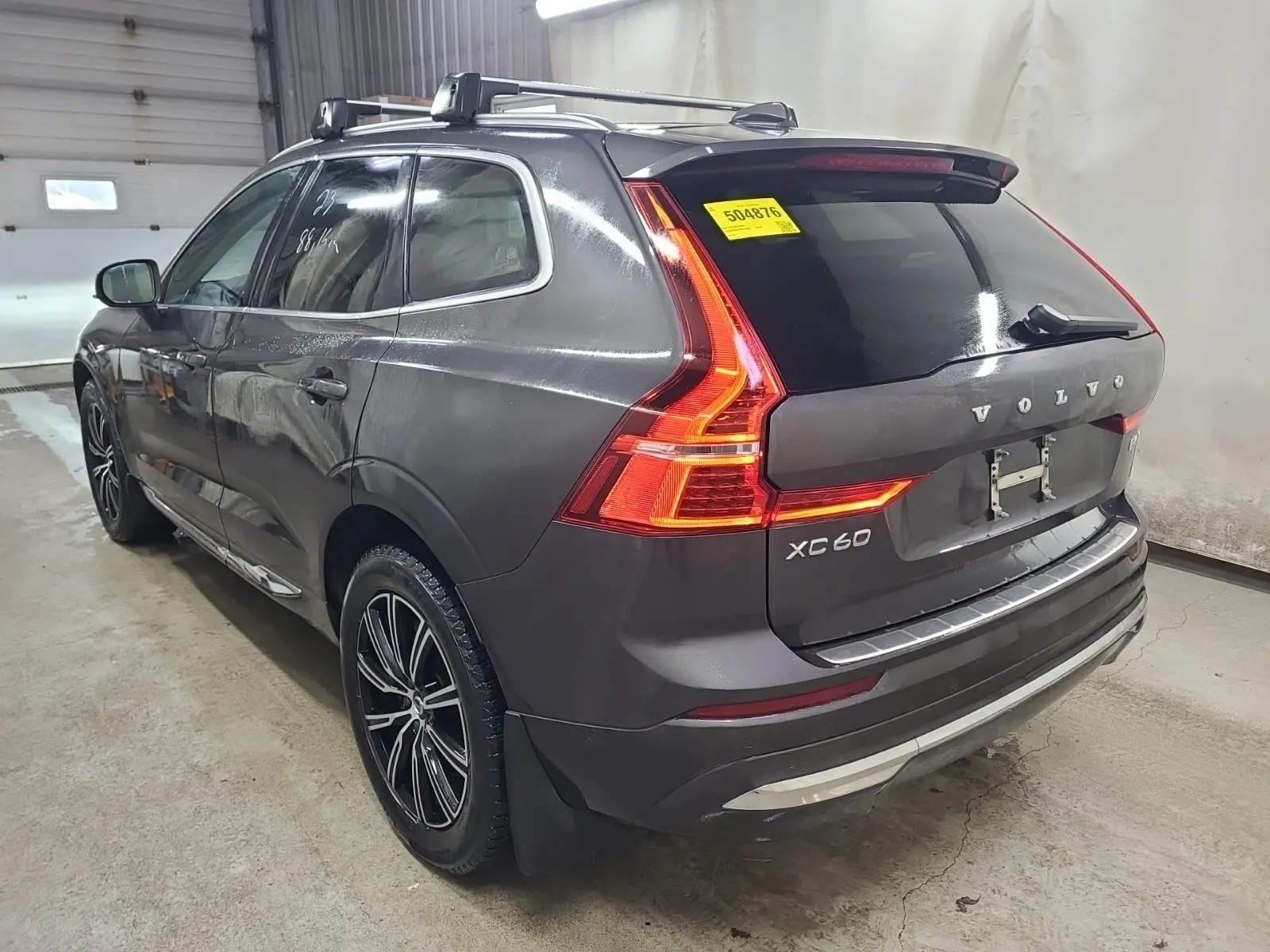 Driver Rear 3/4 Photo