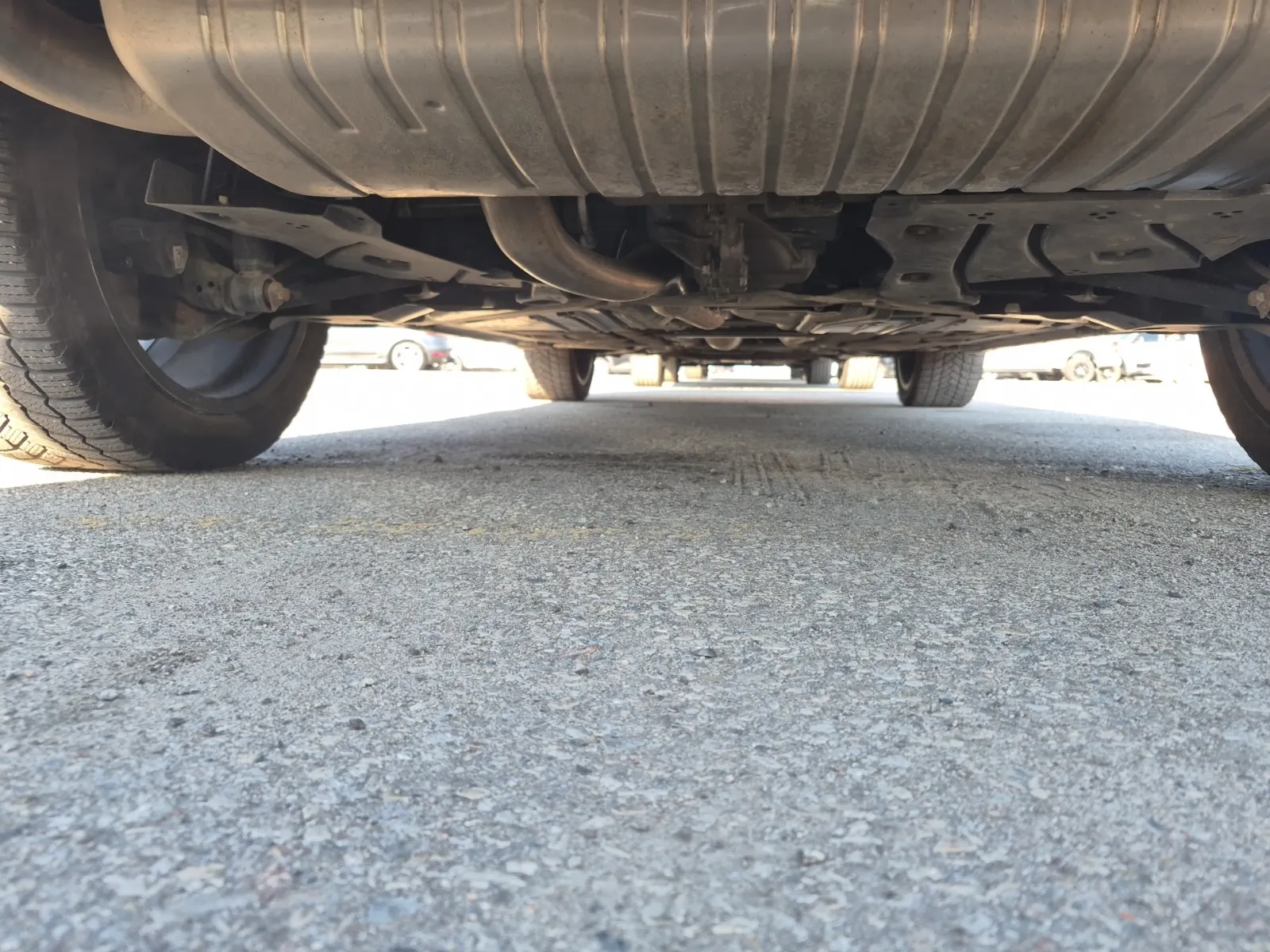 Undercarriage - Rear Photo