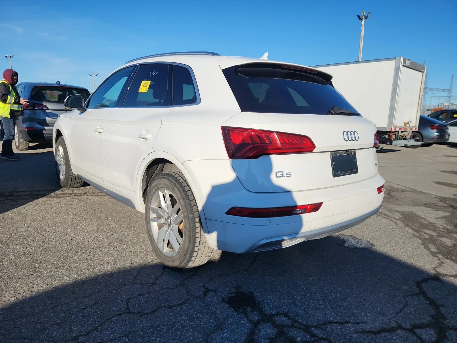 Driver Rear 3/4 Photo
