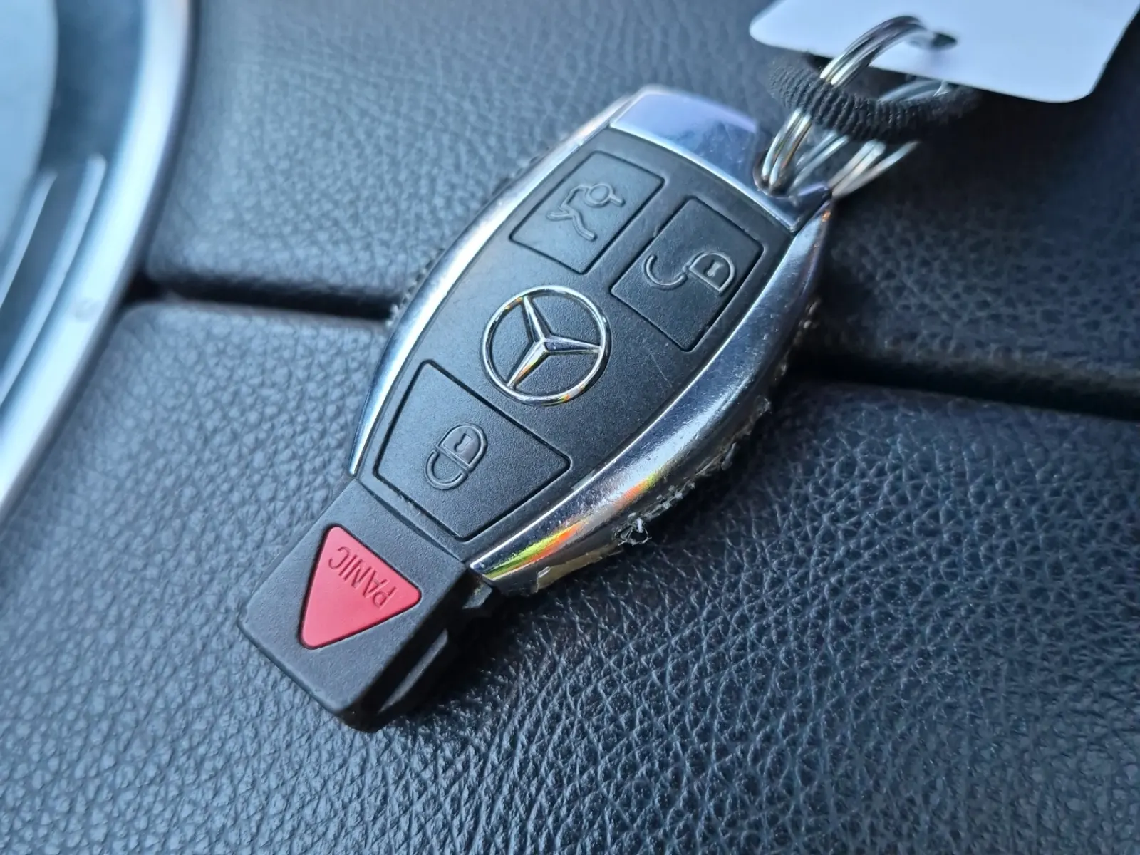 Keys/Fobs/Manual Photo