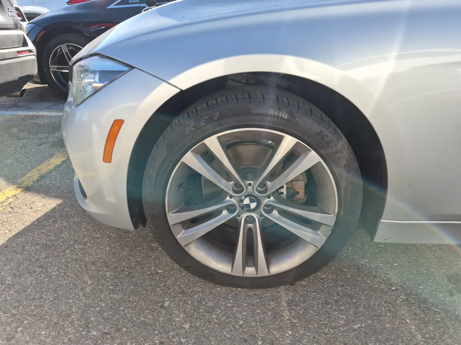Front driver wheel/tire photo