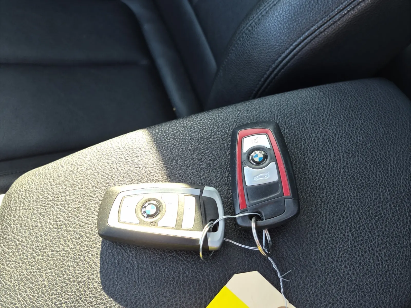 Keys/Fobs/Manual Photo