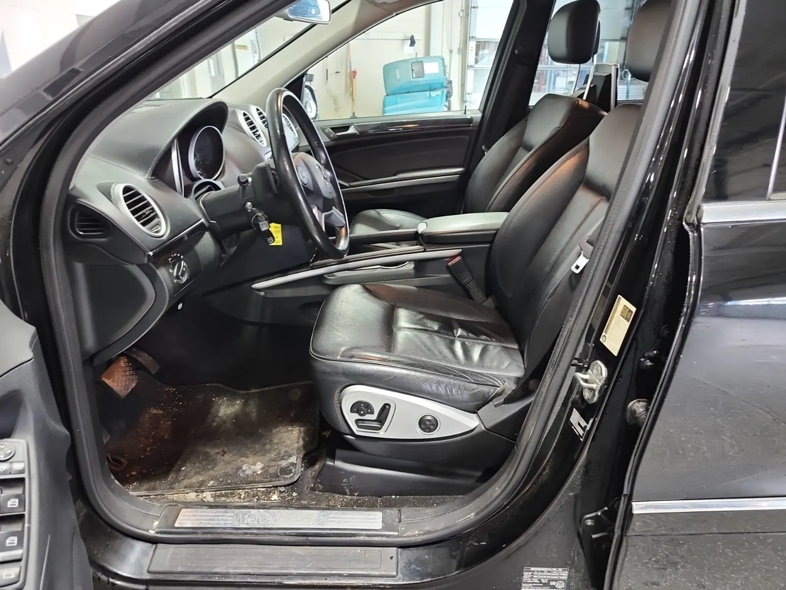 Front Interior Photo