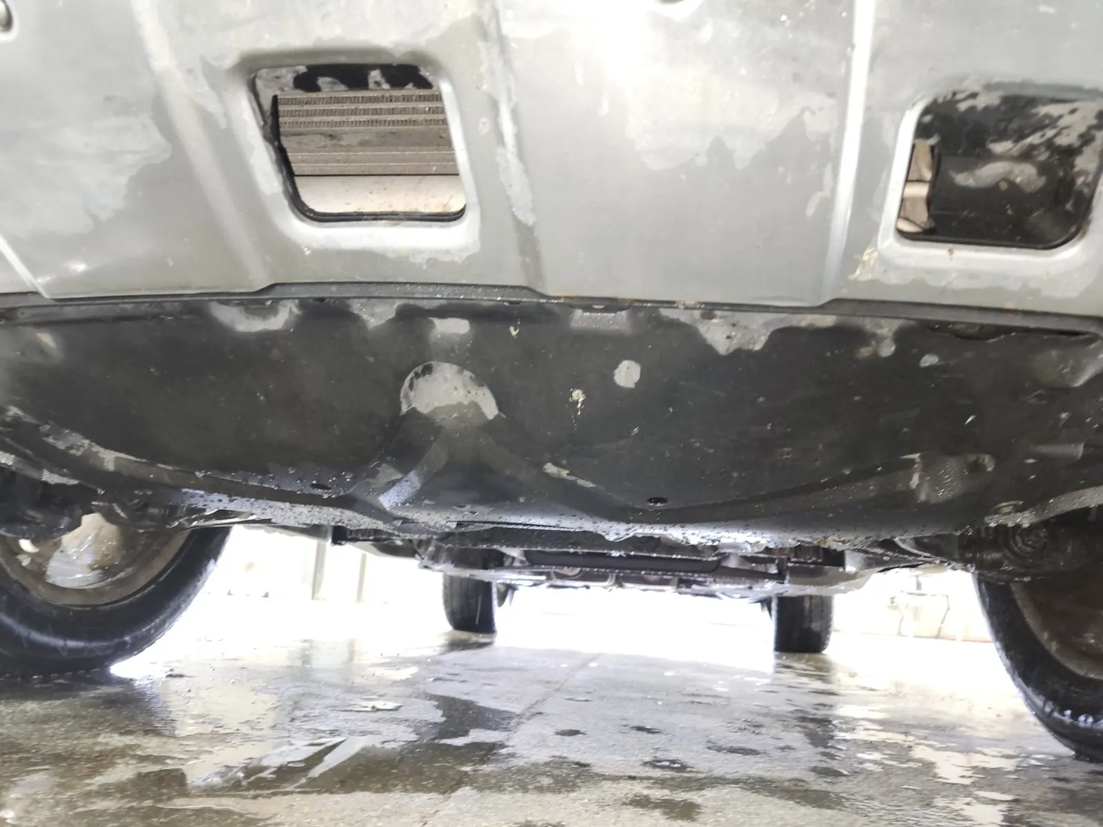 Undercarriage - Front Photo