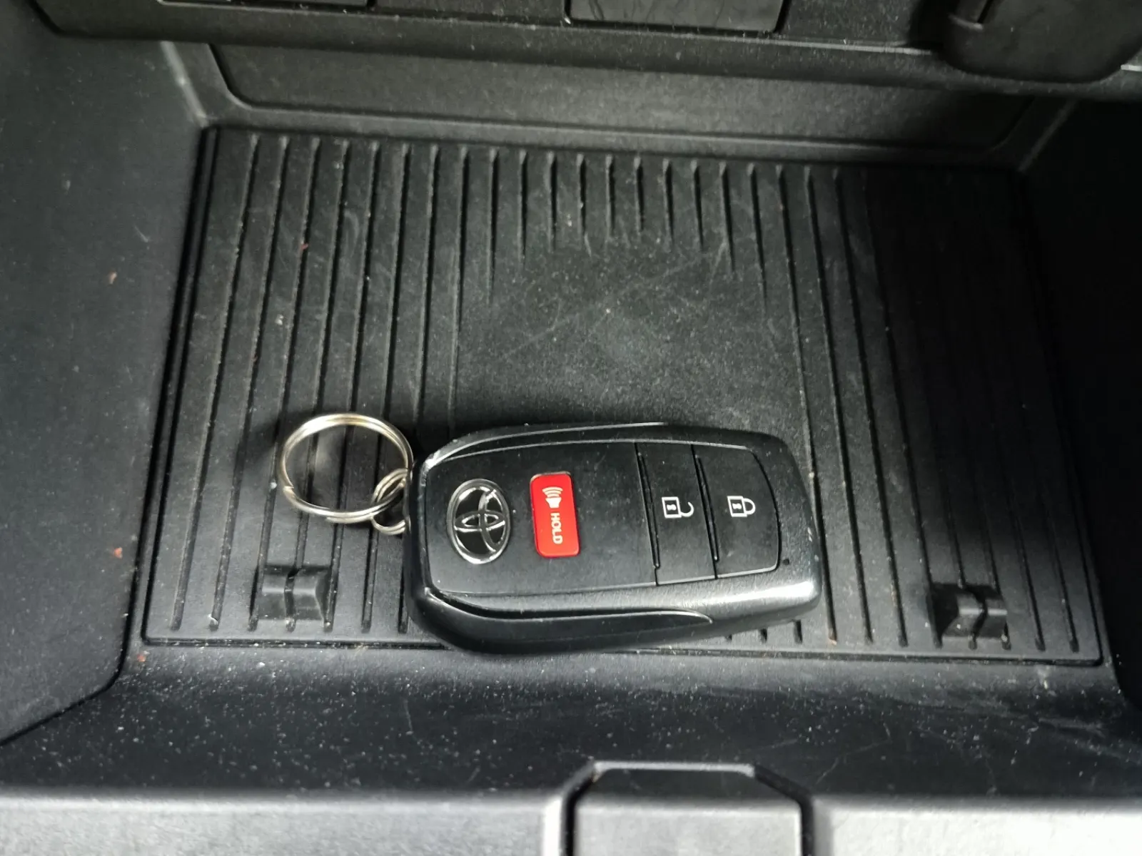 Keys/Fobs/Manual Photo