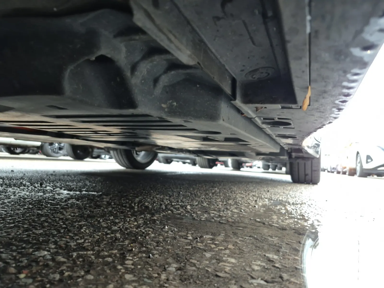 Undercarriage - Driver Photo