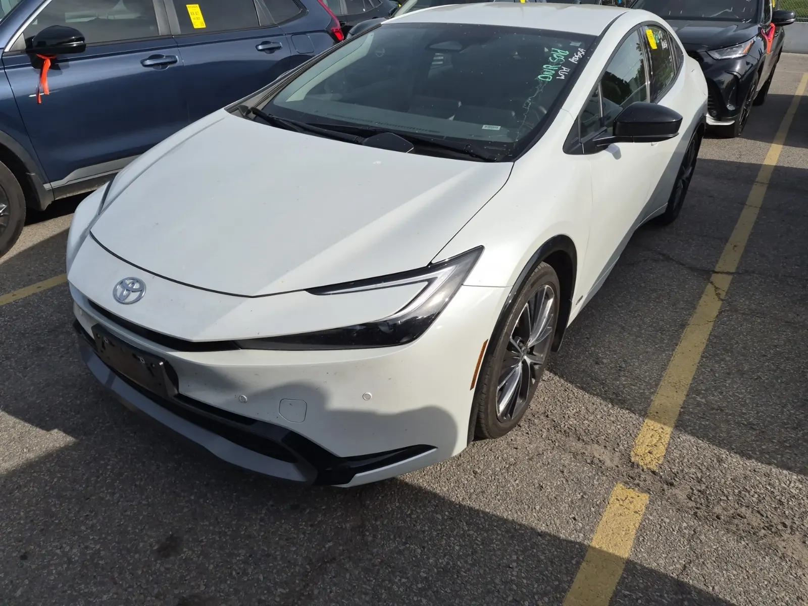 Front driver 3/4 photo
