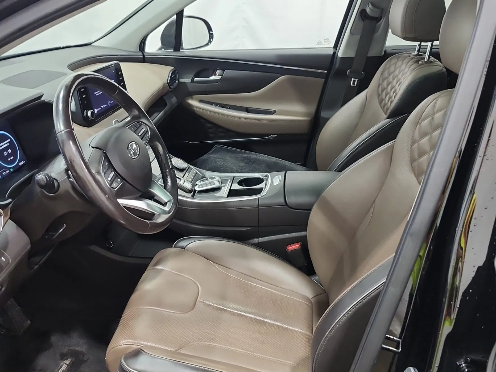 Front Interior Photo