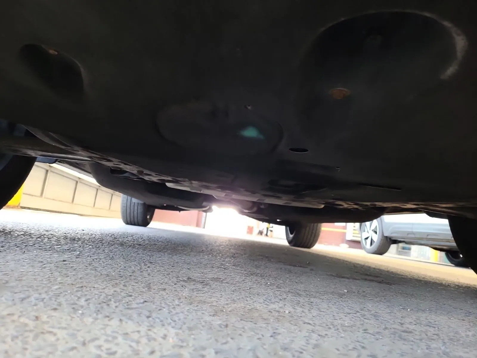 Undercarriage - Front Photo