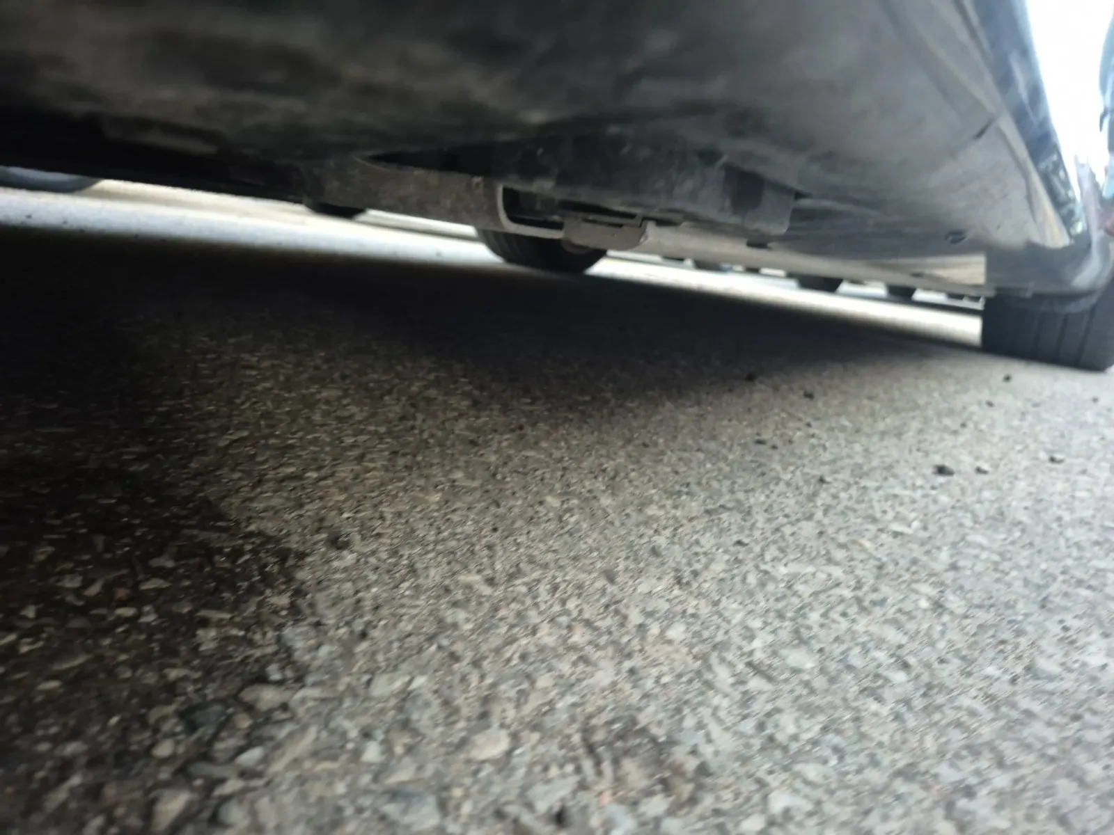 Undercarriage - Driver Photo