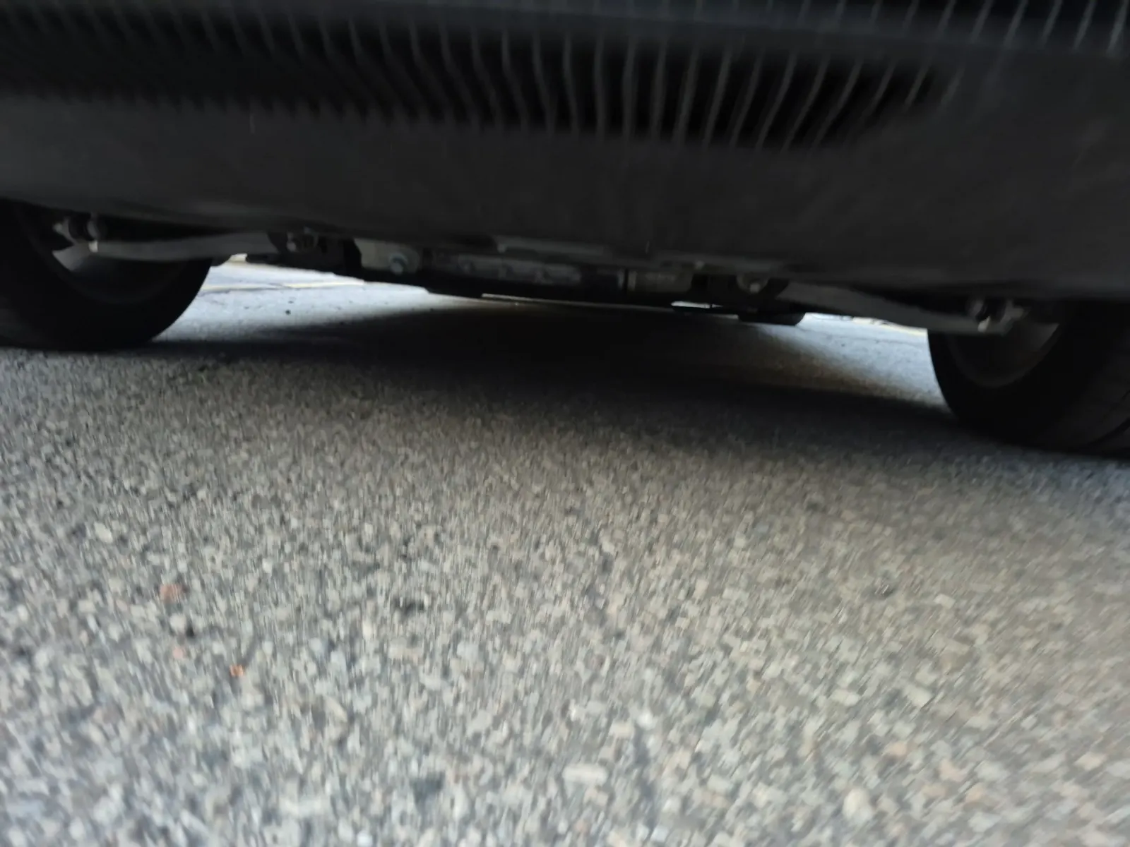 Undercarriage - Rear Photo