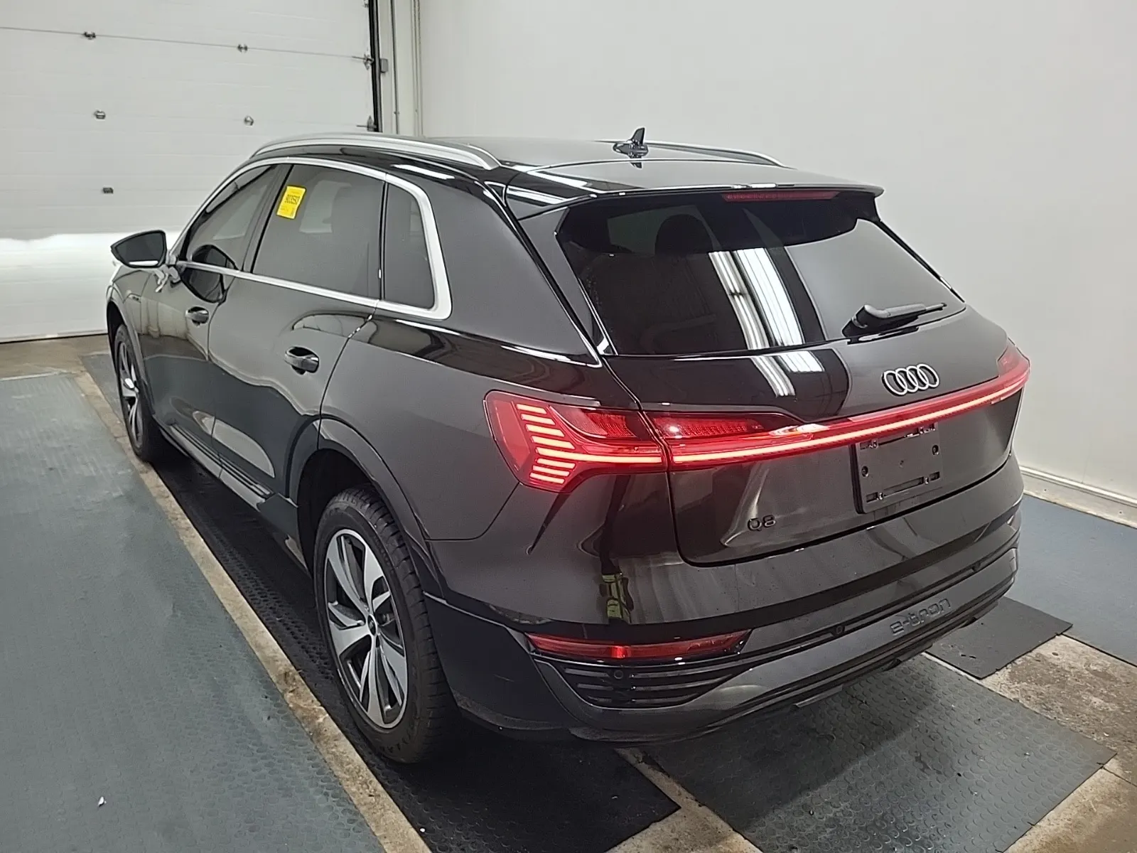 Driver Rear 3/4 Photo