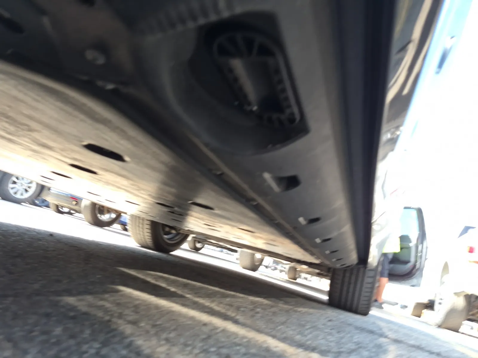Undercarriage - Passenger Photo
