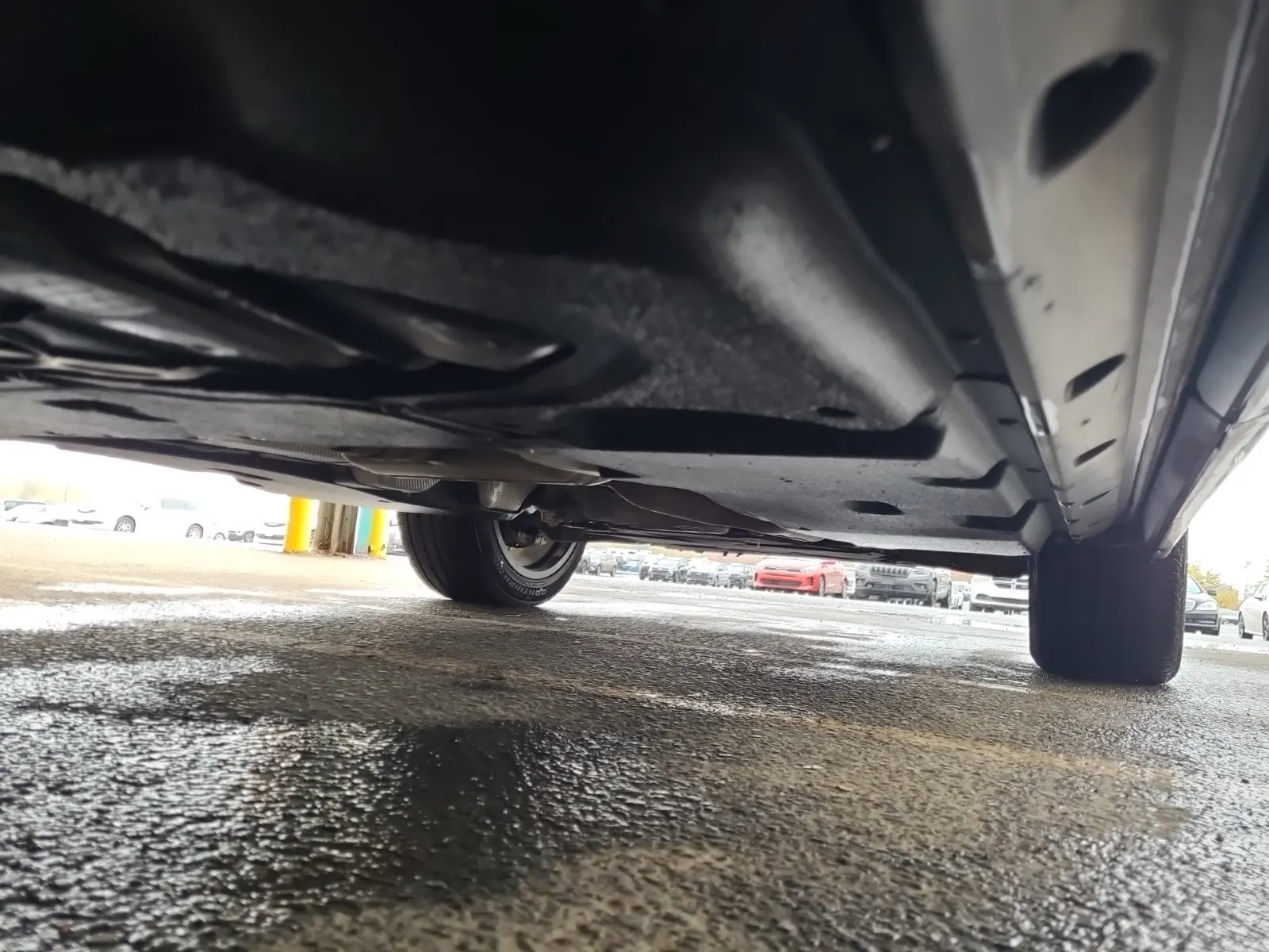 Undercarriage - Passenger Photo