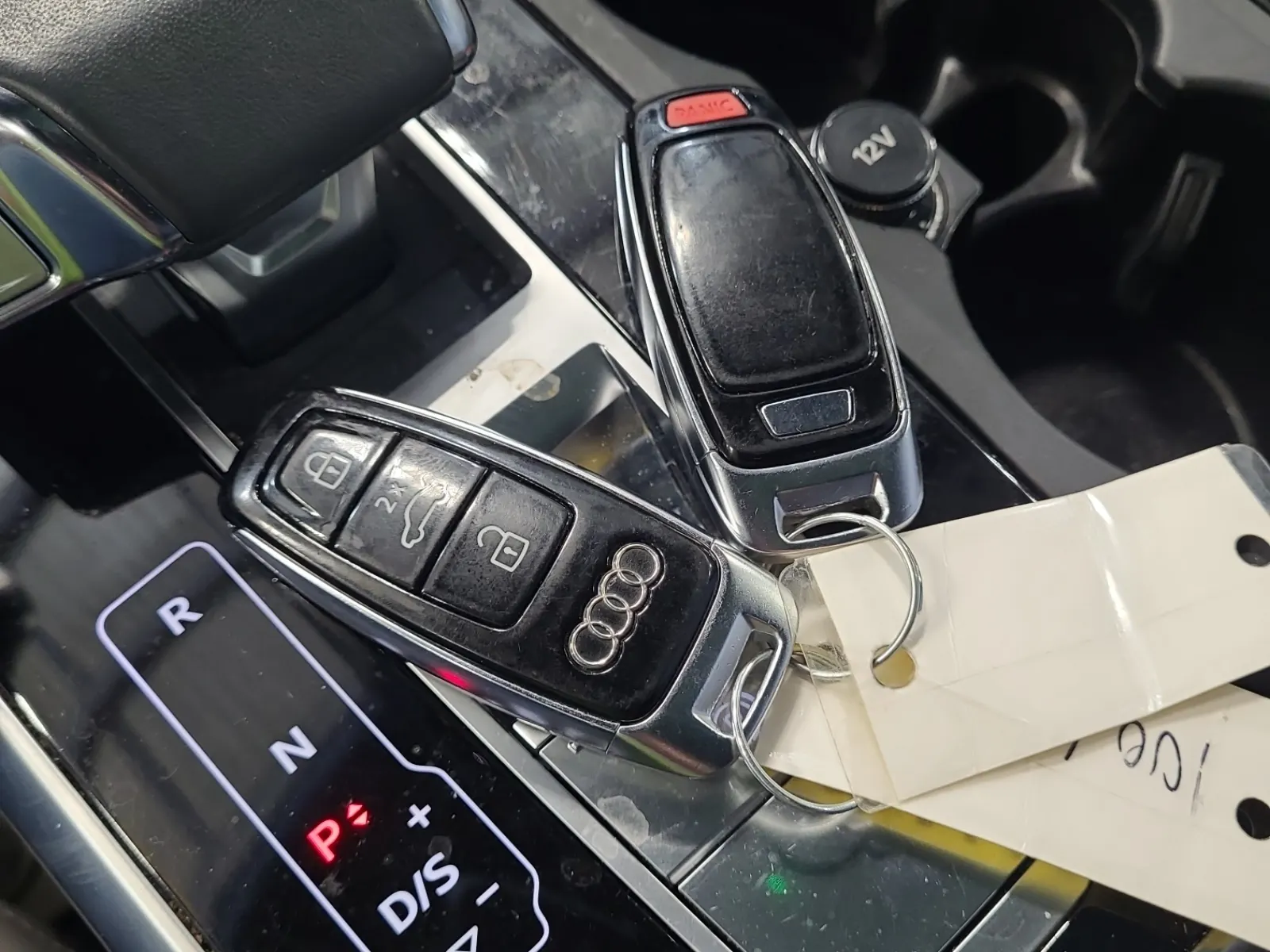 Keys/Fobs/Manual Photo