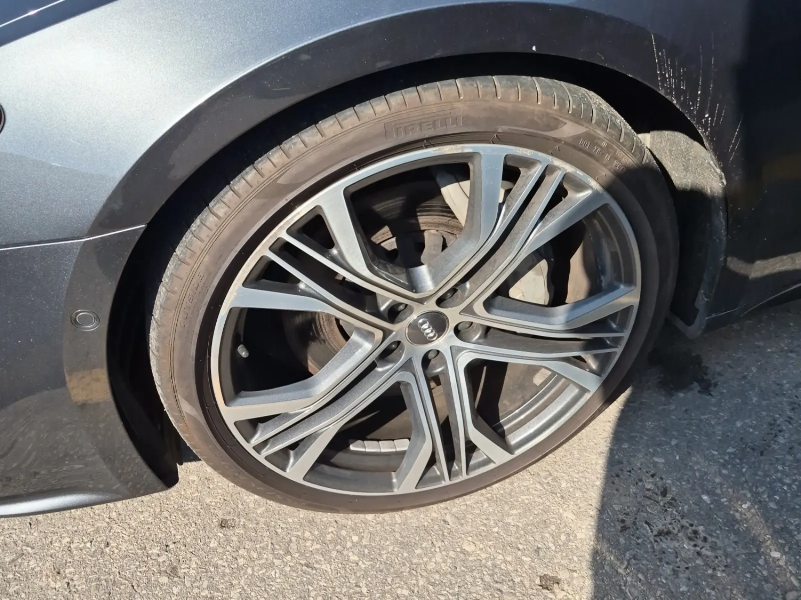 Front driver wheel/tire photo