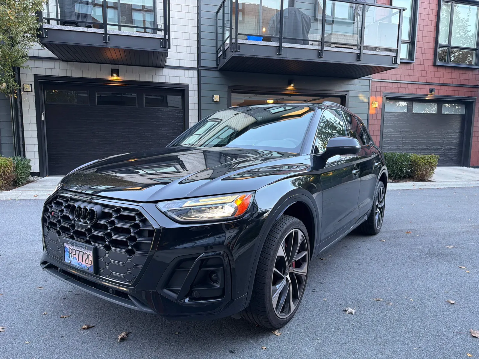 3/4 Front (Main image)