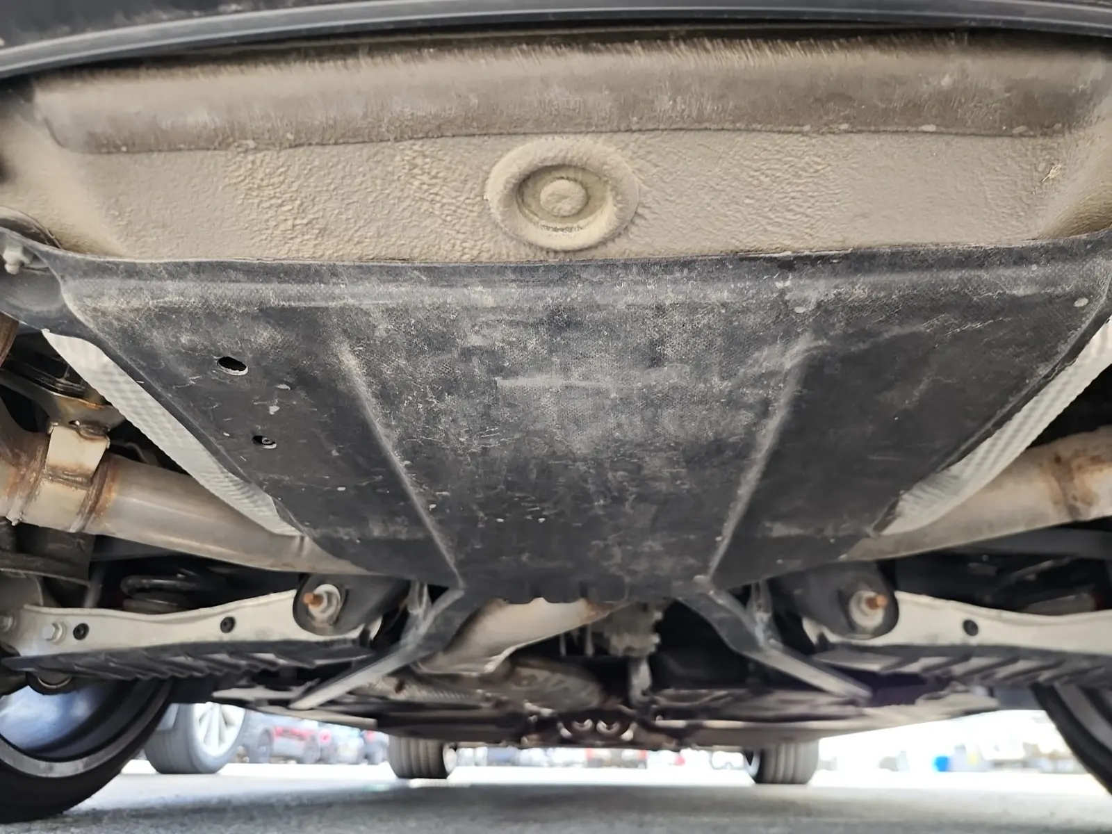 Undercarriage - Rear Photo