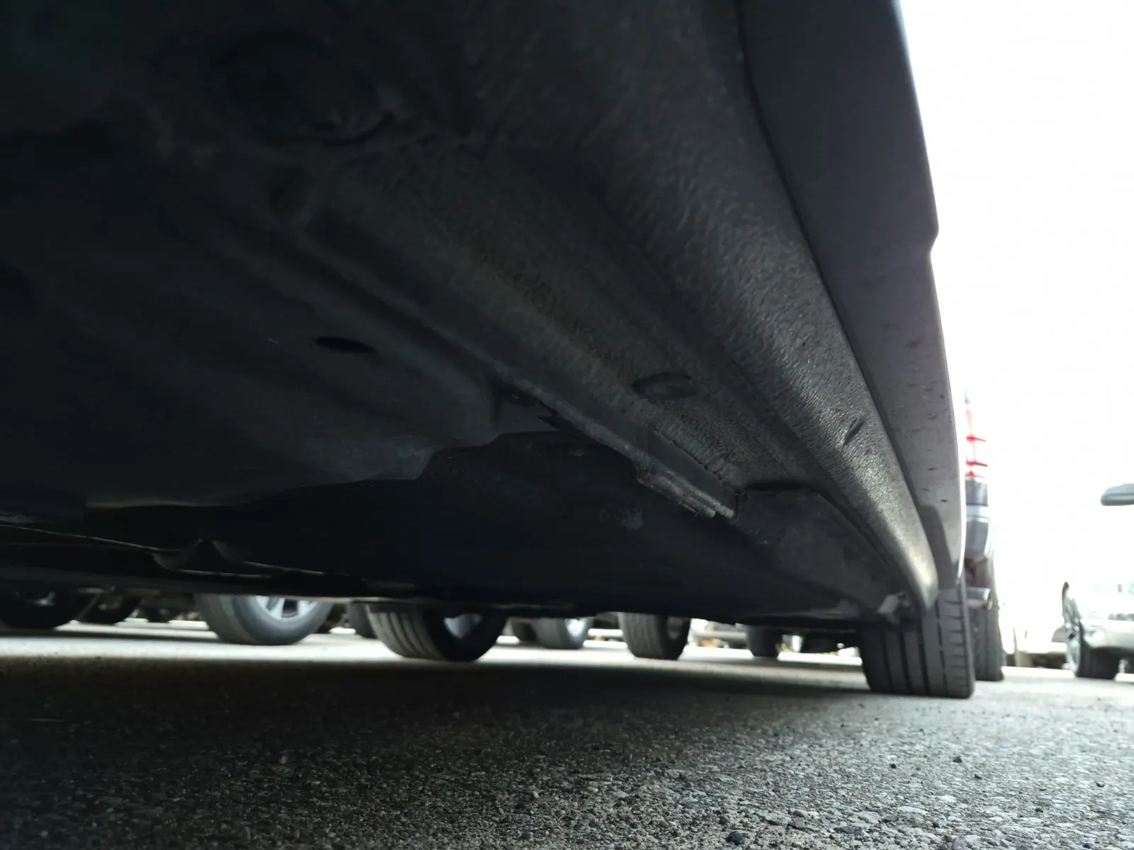 Undercarriage - Driver Photo