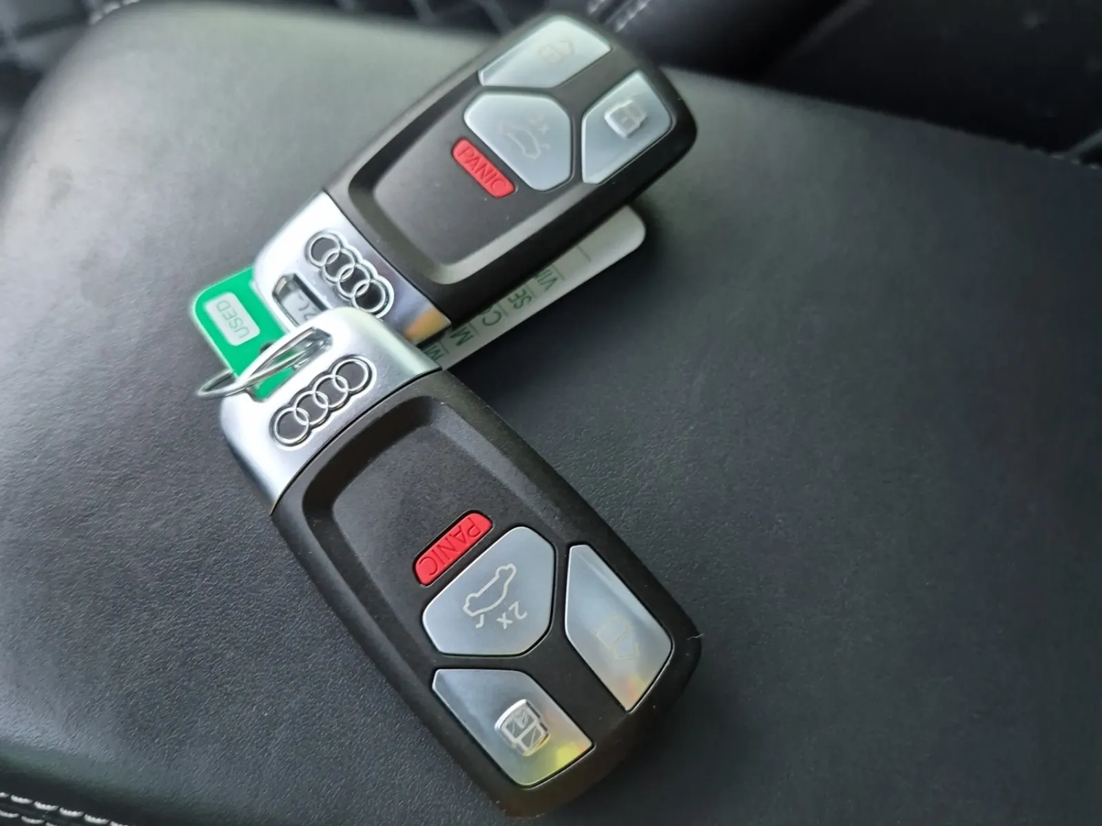 Keys/Fobs/Manual Photo