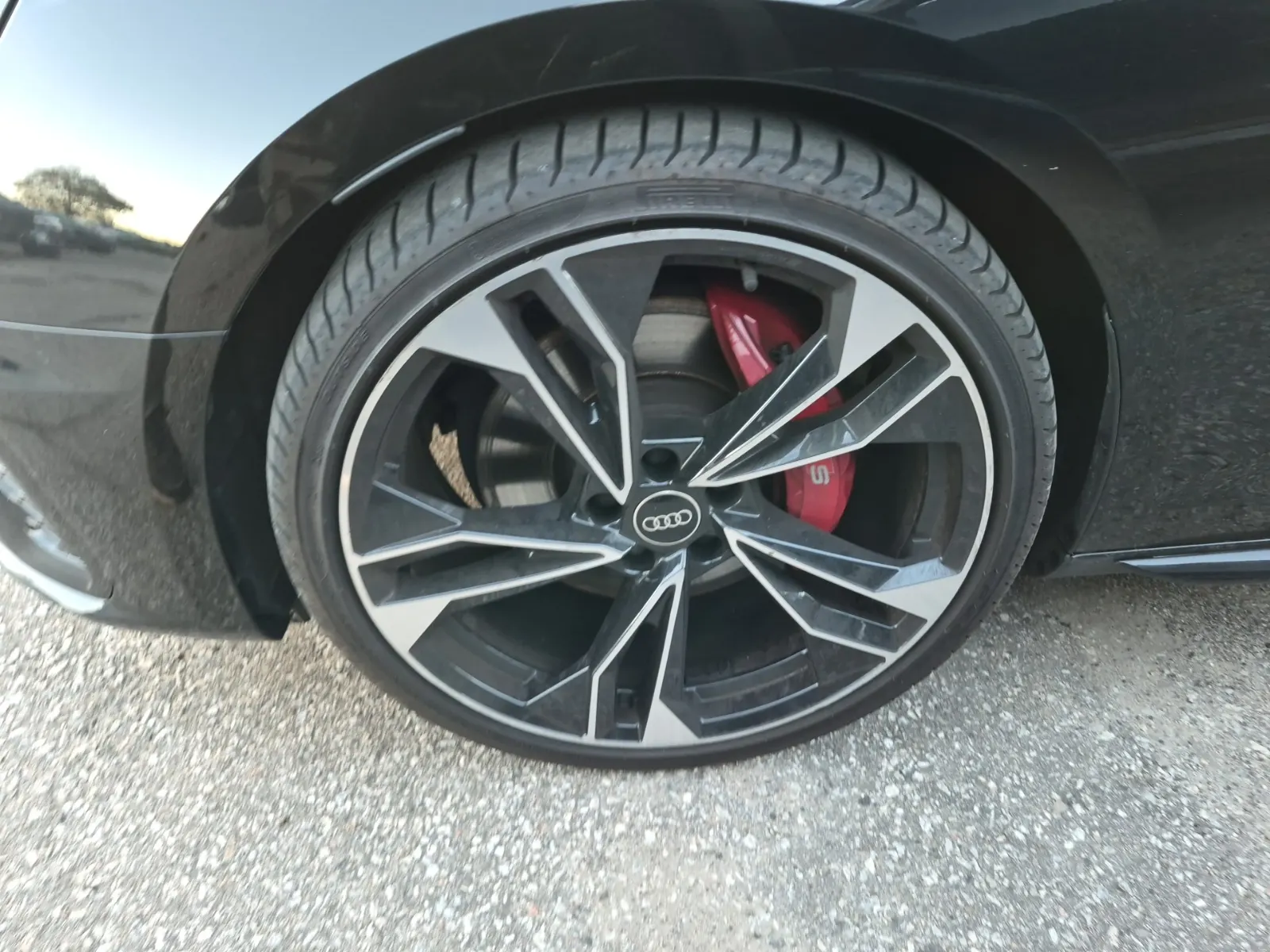 Front driver wheel/tire photo