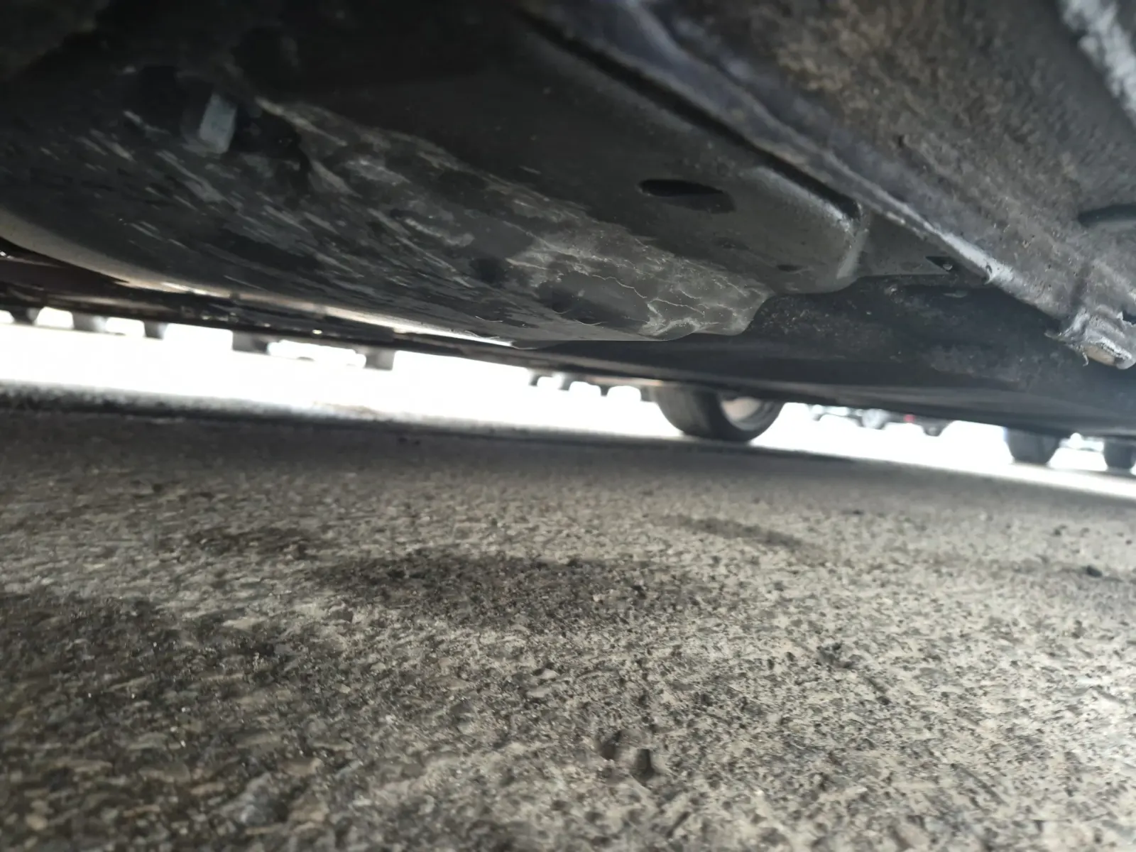 Undercarriage - Driver Photo