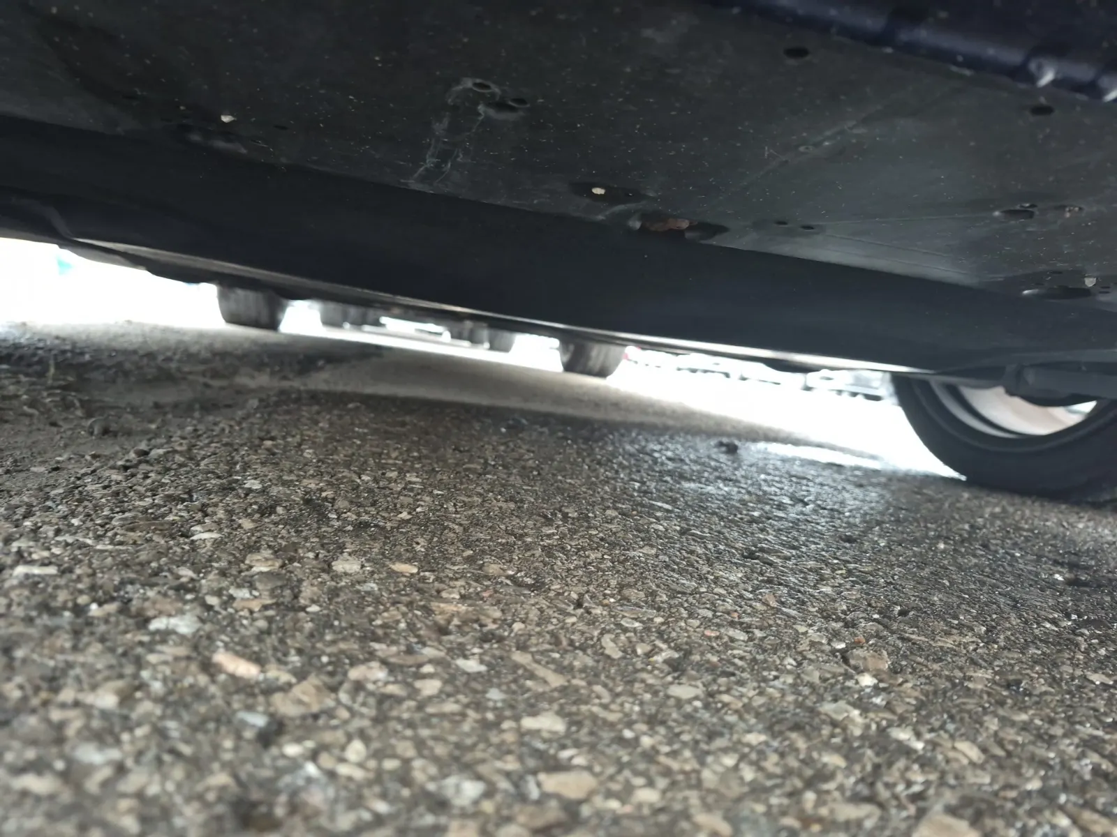 Undercarriage - Front Photo