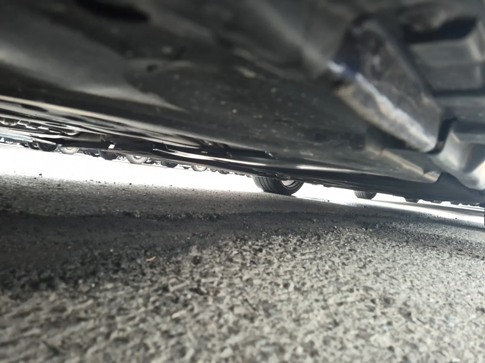 Undercarriage - Passenger Photo