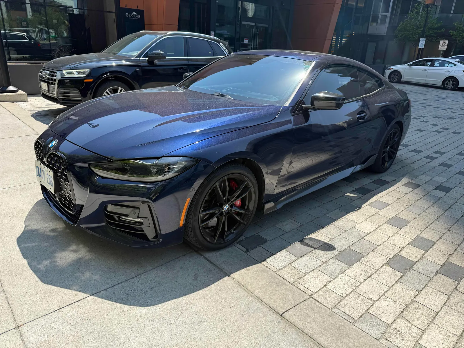 3/4 Front (Main image)