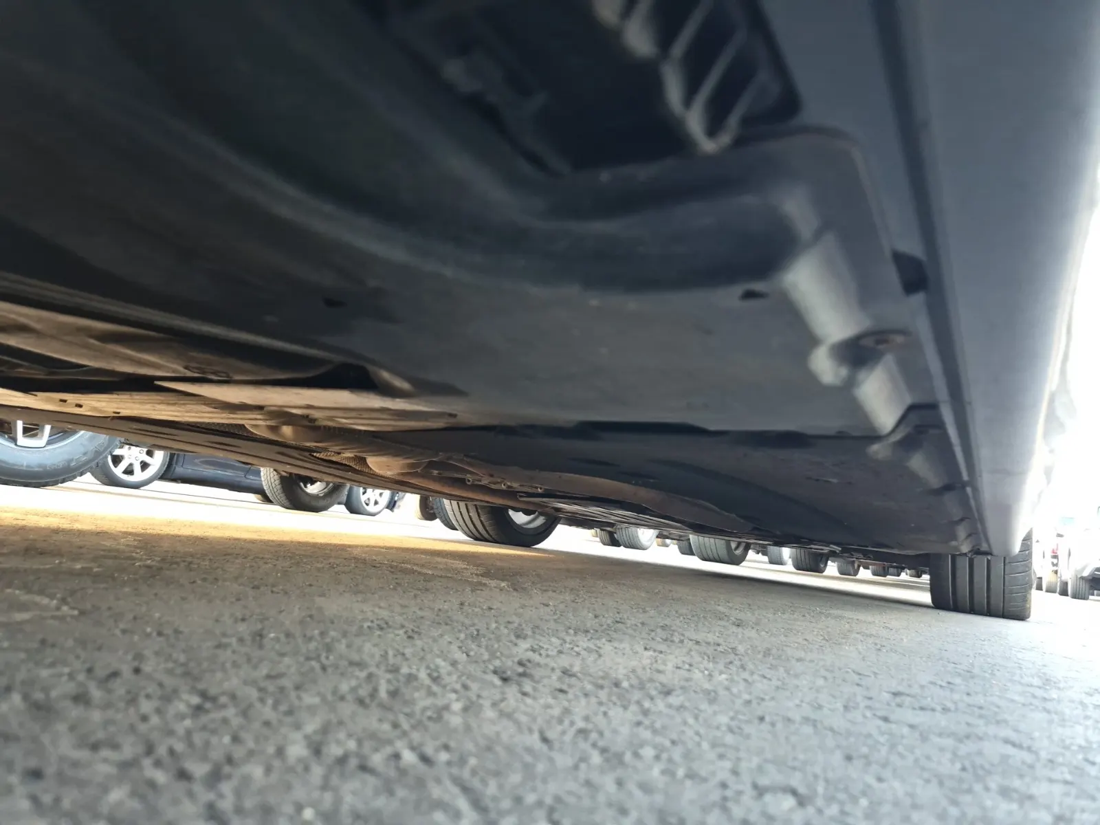 Undercarriage - Passenger Photo