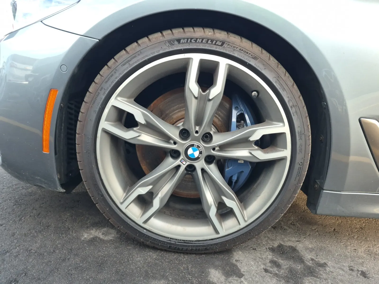 Front driver wheel/tire photo