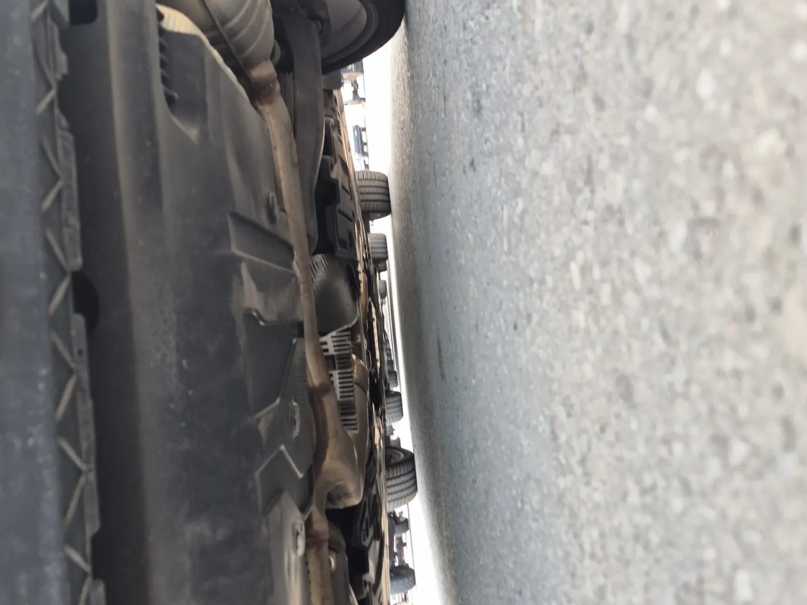 Undercarriage - Rear Photo