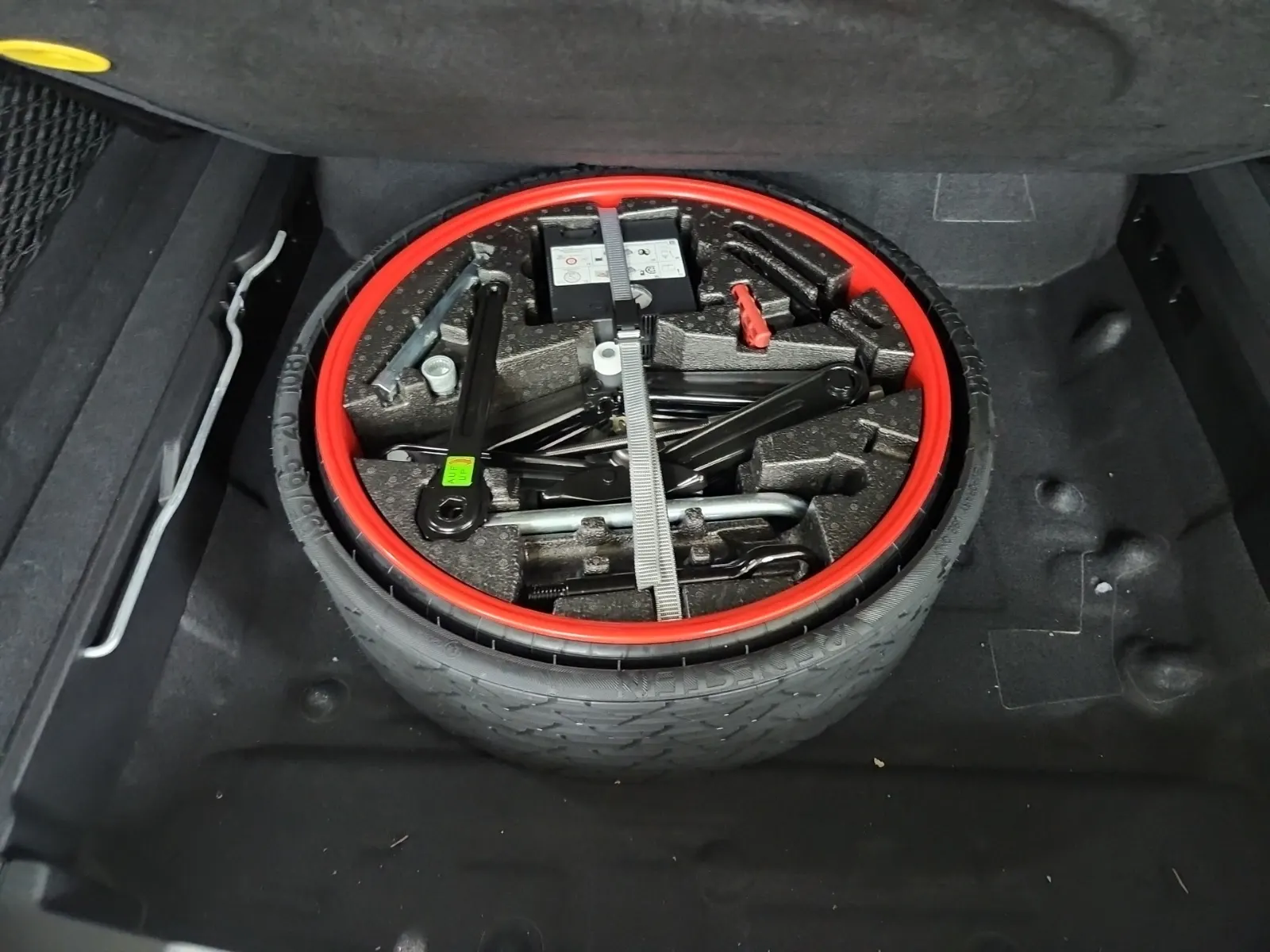 Spare Tire & Wheel Photo