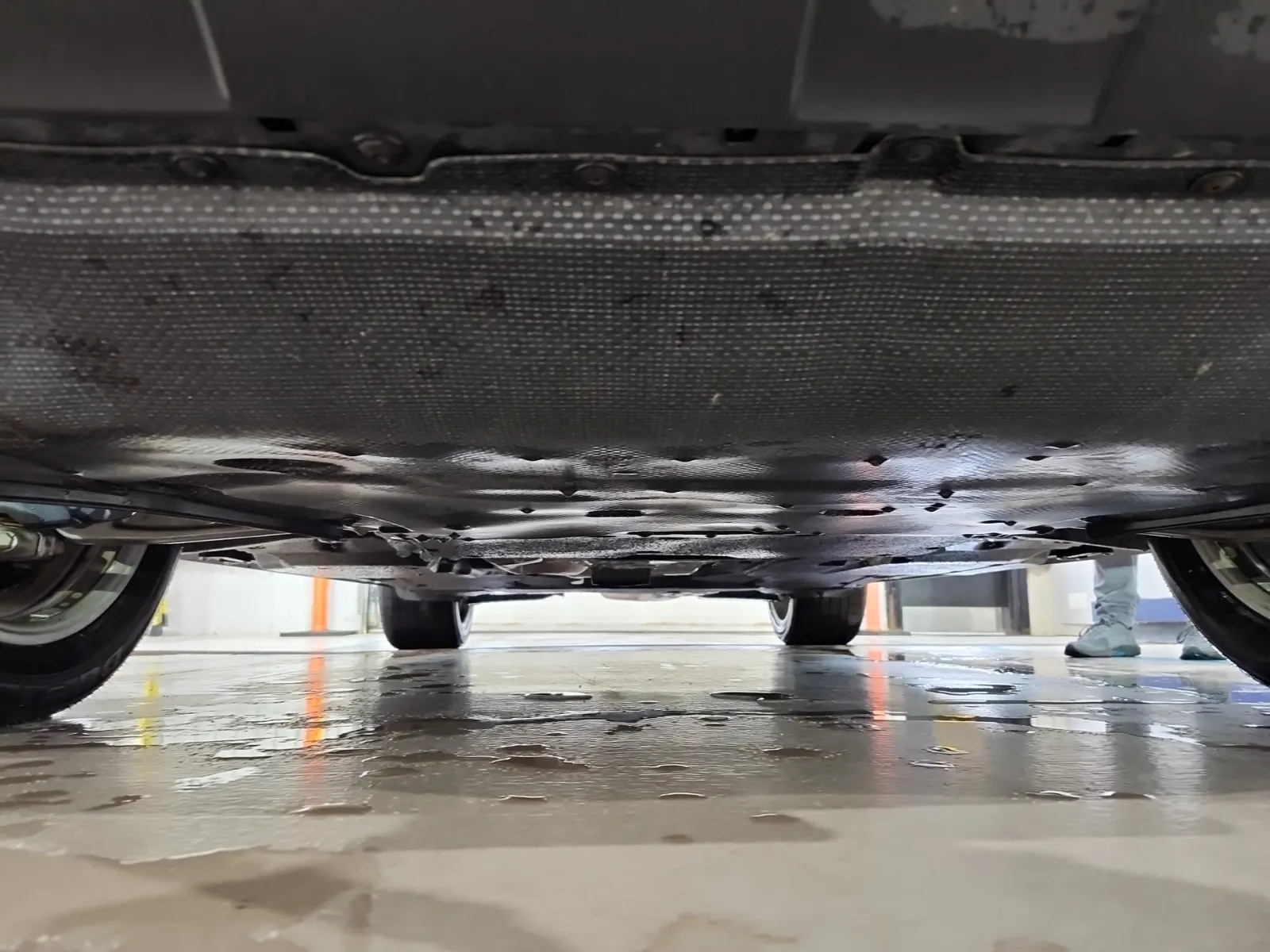 Undercarriage - Front Photo